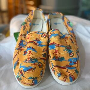 Women’s Sanuk slip on shoes